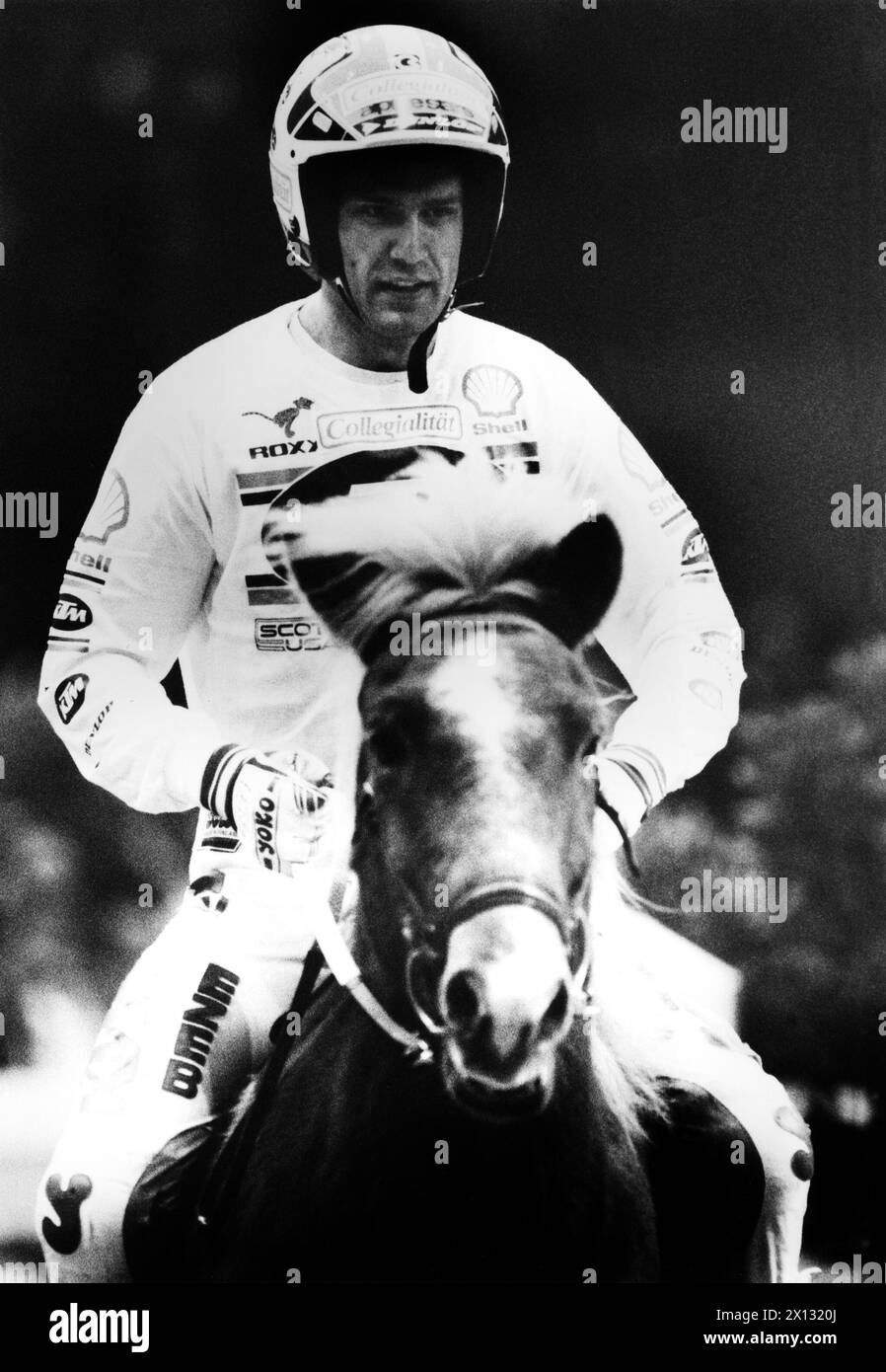 L'ancien champion du monde de motocross, Heinz Kinigadner, lors d'un spectacle équestre de célébrités au Stadthalle de Vienne le 10 novembre 1987. - 19871110 PD0012 - Rechteinfo : droits gérés (RM) Banque D'Images