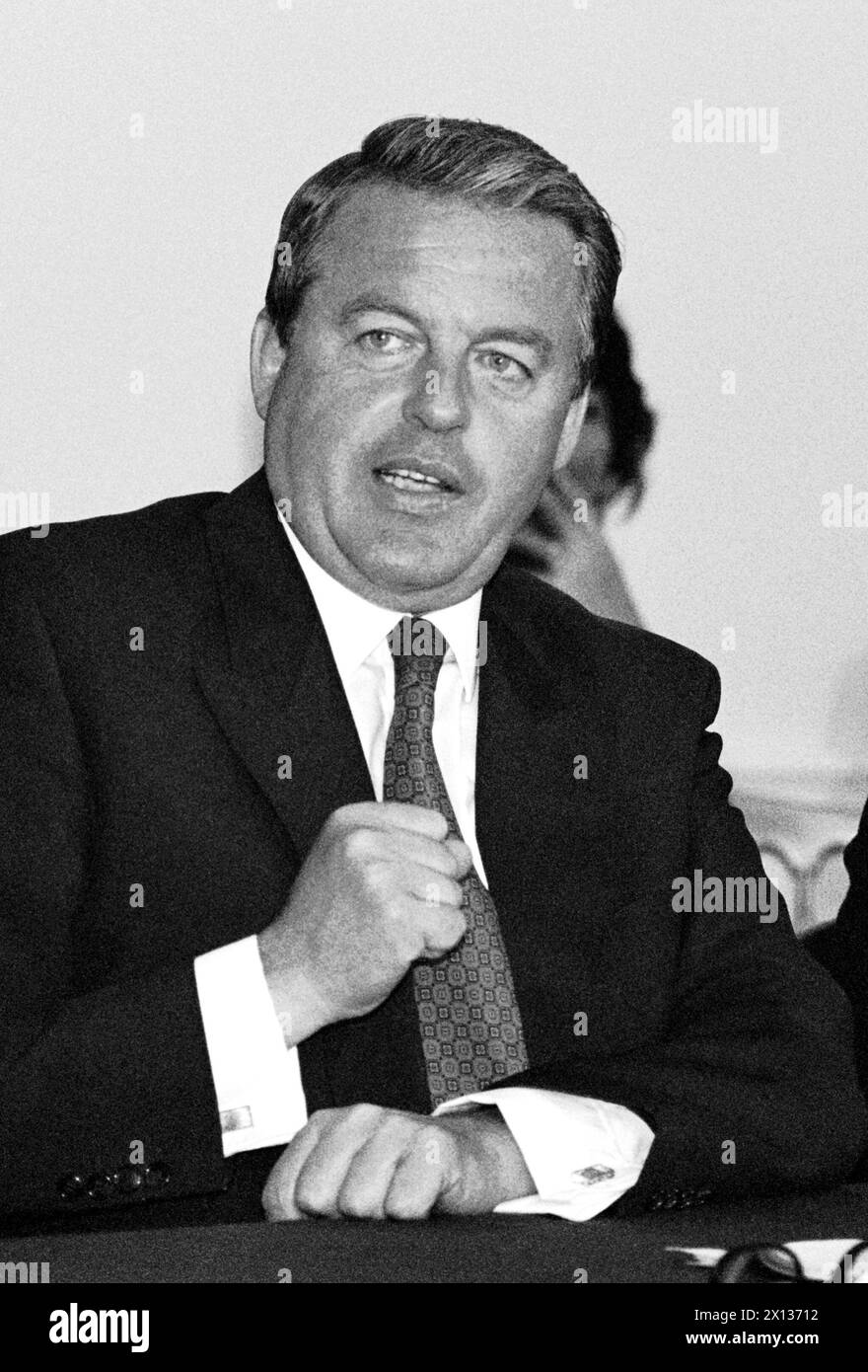 Le chancelier fédéral autrichien Franz Vranitzky, capturé lors d'une conférence de presse le 15 octobre 1990. - 19901015_PD0009 - Rechteinfo : droits gérés (RM) Banque D'Images