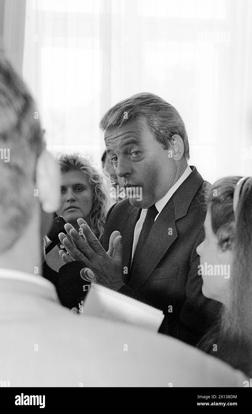 Vienne le 30 juillet 1991 : le Chancelier fédéral Franz Vranitzky après une discussion budgétaire de haut niveau au sein du conseil des ministres. - 19910730 PD0004 - Rechteinfo : droits gérés (RM) Banque D'Images