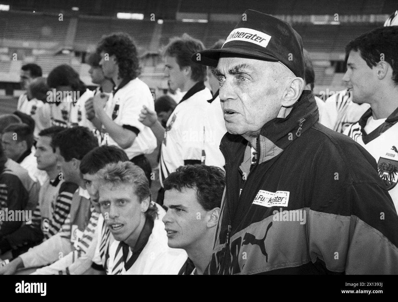 Ernst Happel, chef d'équipe de l'équipe autrichienne de football, lors d'un entraînement le 17 mars 1992 à Vienne. - 19920317 PD0013 - Rechteinfo : droits gérés (RM) Banque D'Images