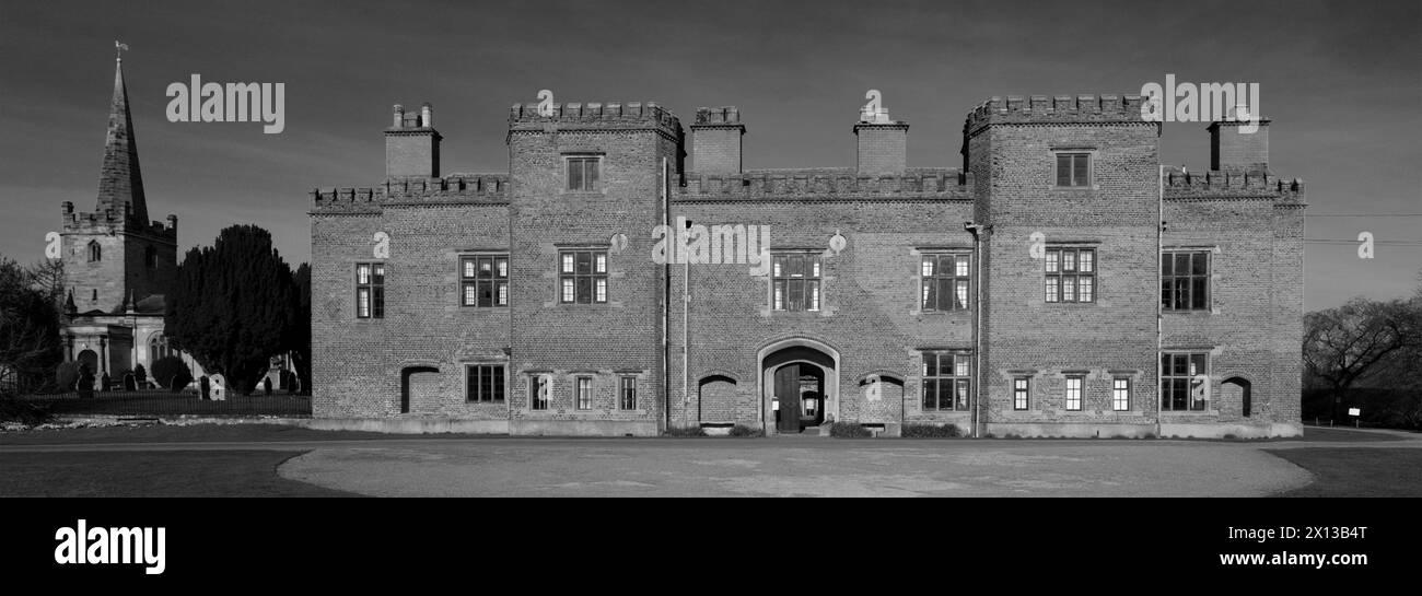 Vue printanière sur Holme Pierrepont Hall, Nottinghamshire, Angleterre, Royaume-Uni Banque D'Images