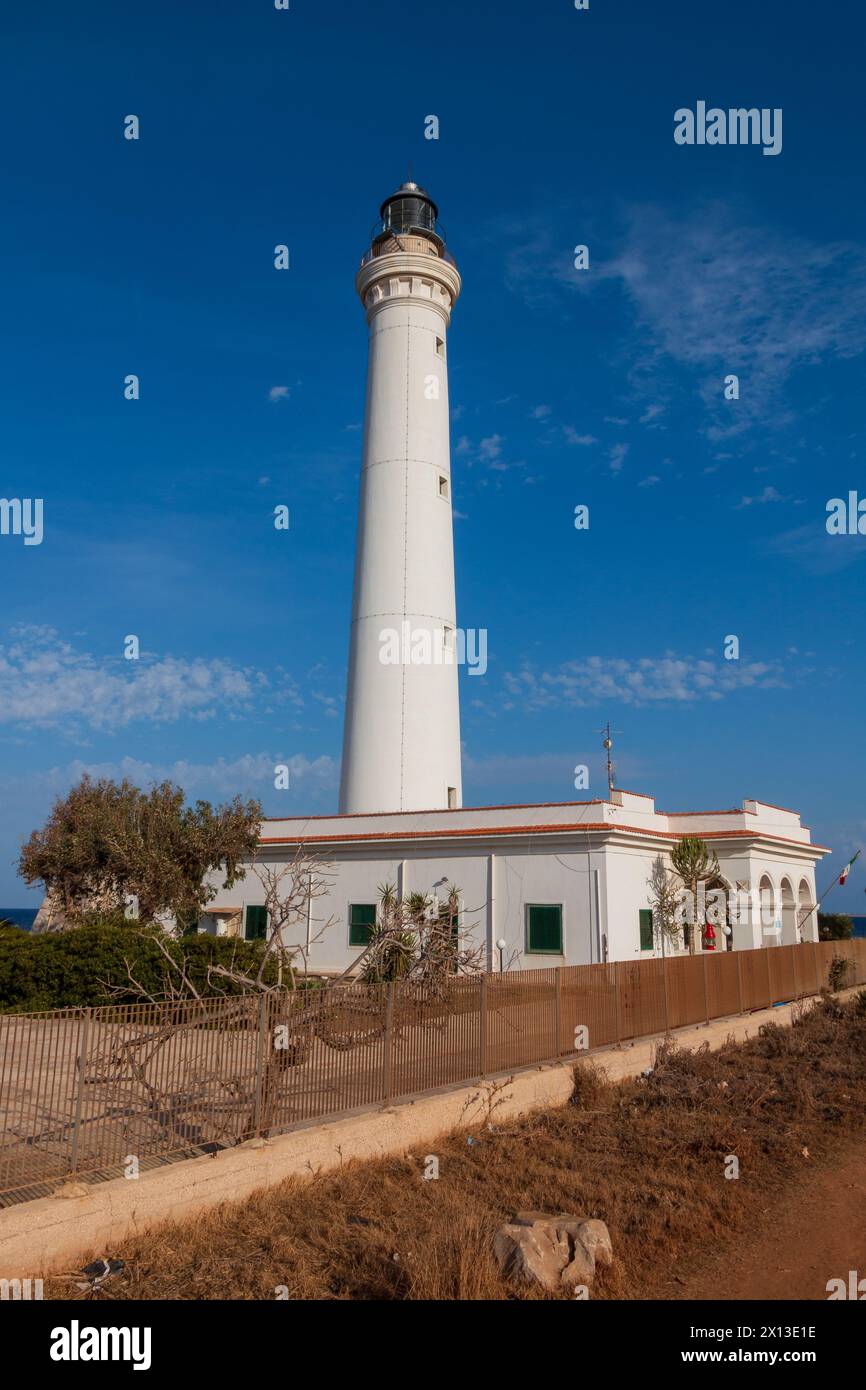 Le phare blanc de San Vito lo Capo. Banque D'Images