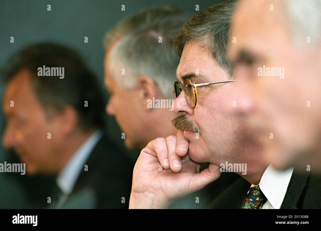 La société autrichienne Voest Alpine commence à la bourse. Photo : le directeur général Peter Strahammer lors d'une conférence de presse le 6 septembre 1995. - 19950906 PD0014 - Rechteinfo : droits gérés (RM) Banque D'Images