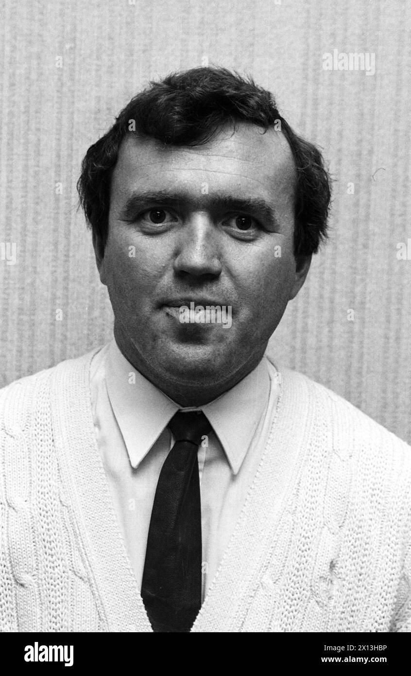 Ernst Weber, entraîneur du club de football autrichien FC Krems, capturé à Vienne le 15 décembre 1986. - 6868995 - Rechteinfo : droits gérés (RM) Banque D'Images