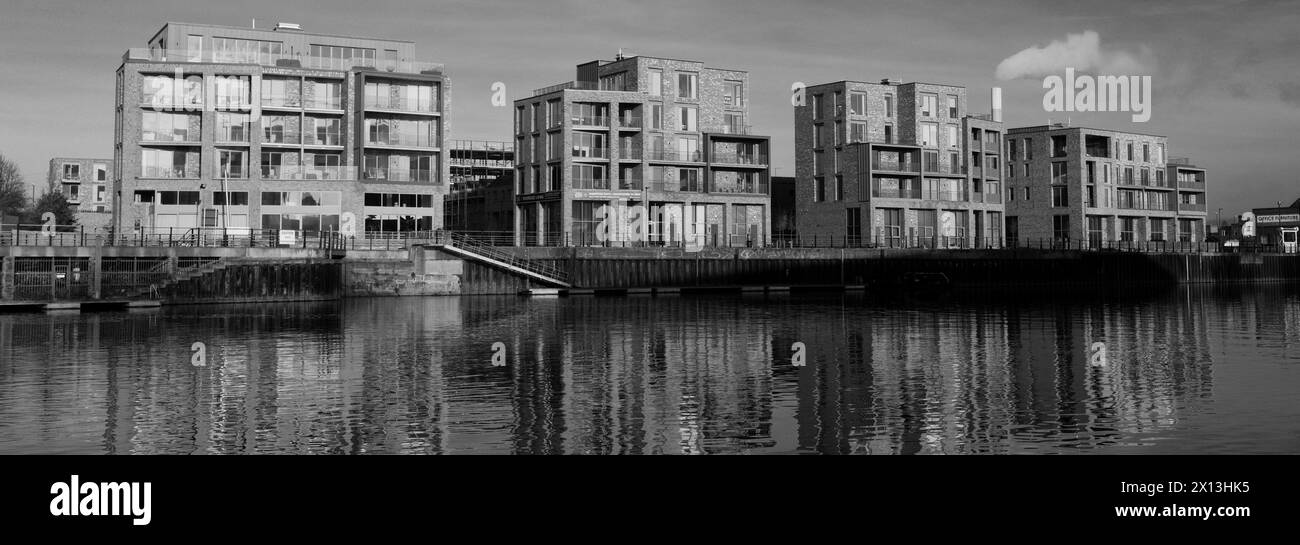Logement sur la rivière Trent, centre-ville de Nottingham, Nottinghamshire, Angleterre, Royaume-Uni Banque D'Images