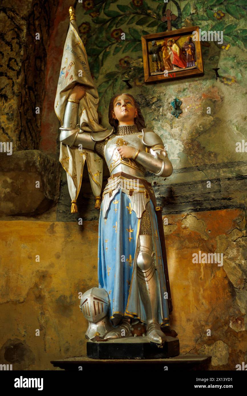 Statue de Jeanne d'Arc dans l'église franciscaine d'Ansouis, Vaucluse, Provence-Alpes-Côte d'Azur, France Banque D'Images