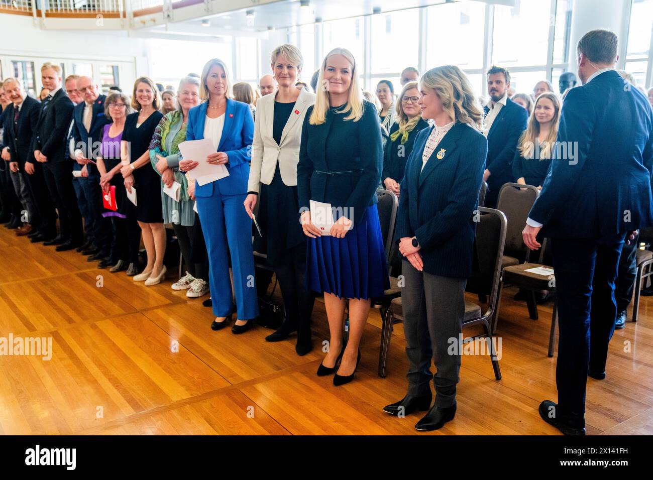 Oslo 20240415.la princesse héritière norvégienne mette-Marit assiste à la remise des prix de recherche de l'Association nationale pour la santé publique 2024. Photo : Fredrik Varfjell / NTB Banque D'Images