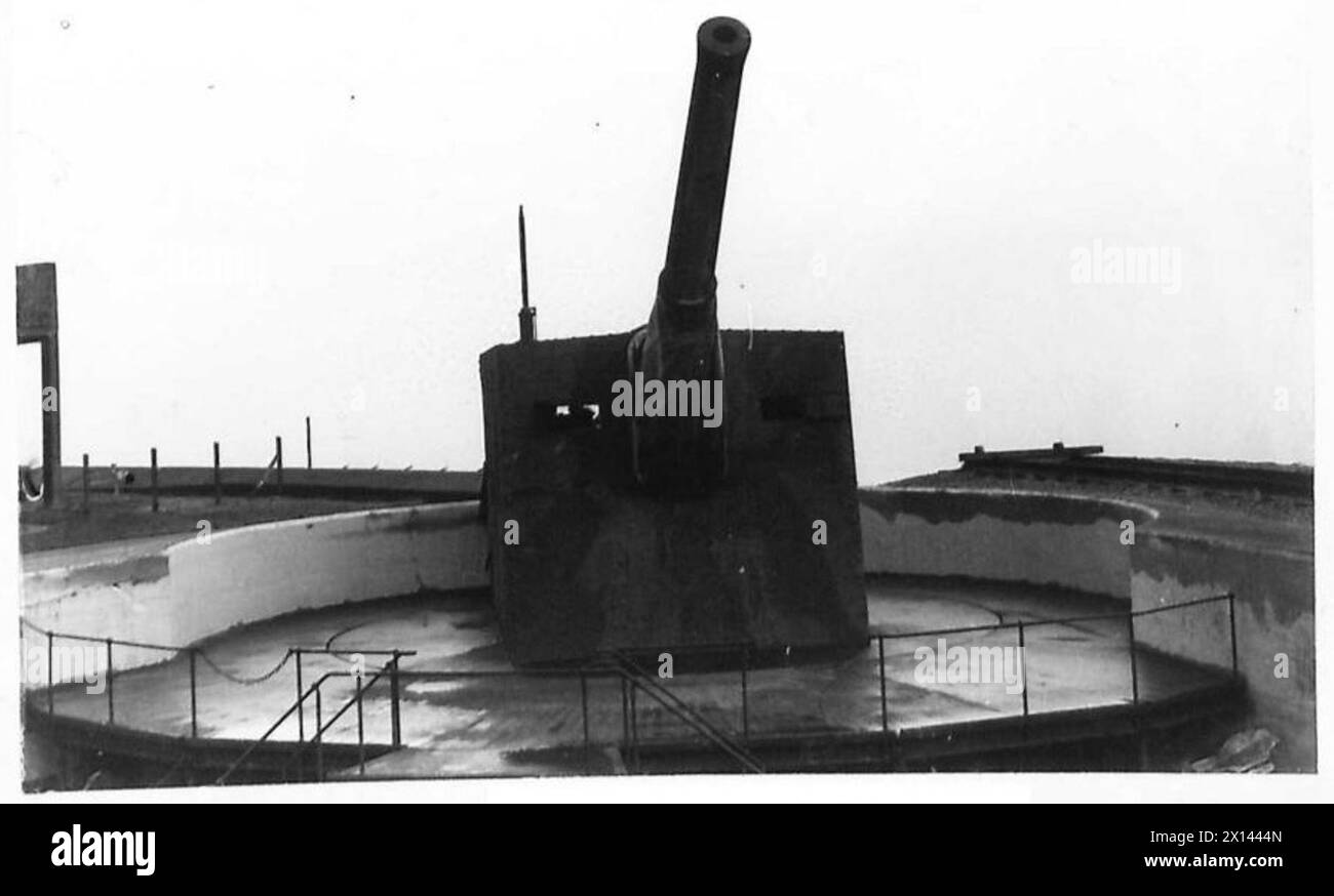 Un canon de défense côtière de 6 pouces est utilisé pour les exercices d'entraînement de la Royal Artillery à Sheerness. Banque D'Images