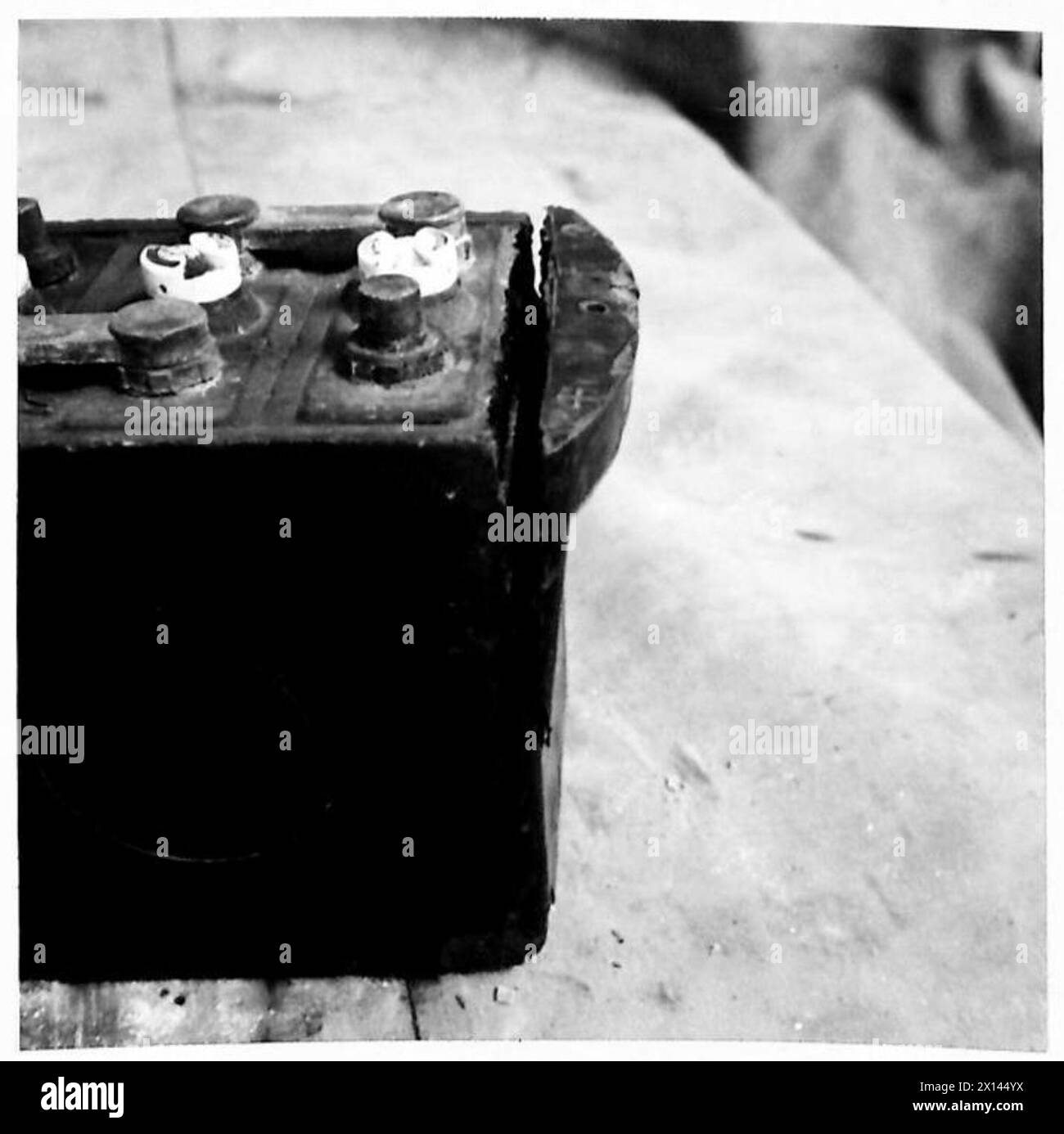 Construction d'une batterie plomb-acide à Hendon dans le cadre d'une mission spéciale pour M.E.6. Banque D'Images