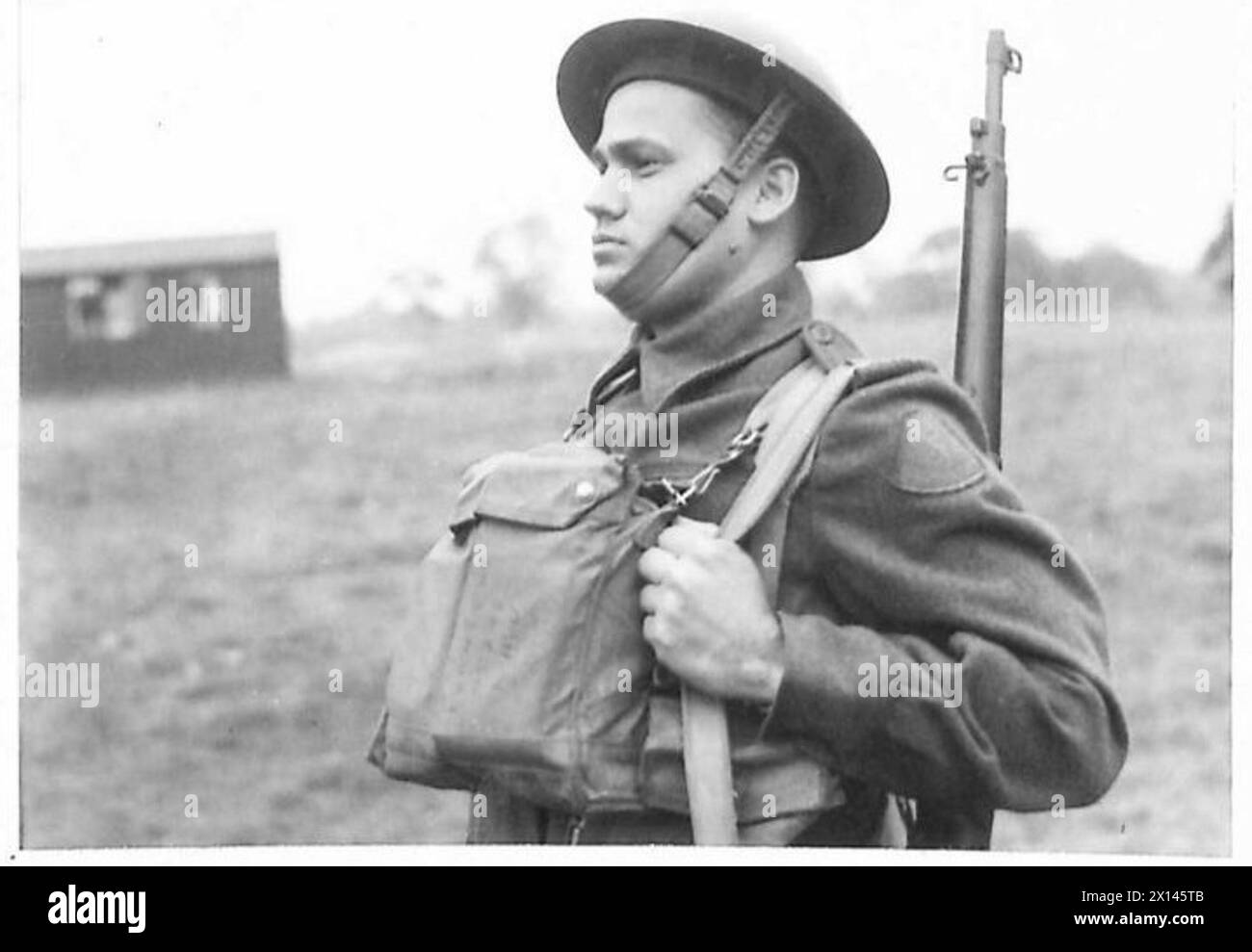 LES CANADIENS REJOIGNENT LES FORCES NÉERLANDAISES - membres typiques du contingent. Ce sont des types durs et durs susceptibles de donner un bon compte d'eux-mêmes British Army Banque D'Images