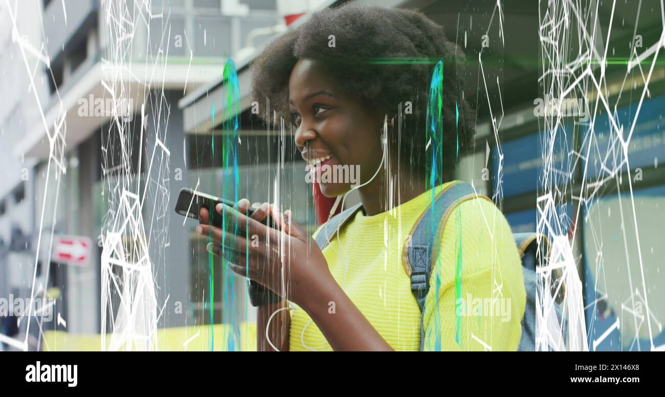Image de motif abstrait sur une femme afro-américaine parlant au téléphone portant des écouteurs Banque D'Images