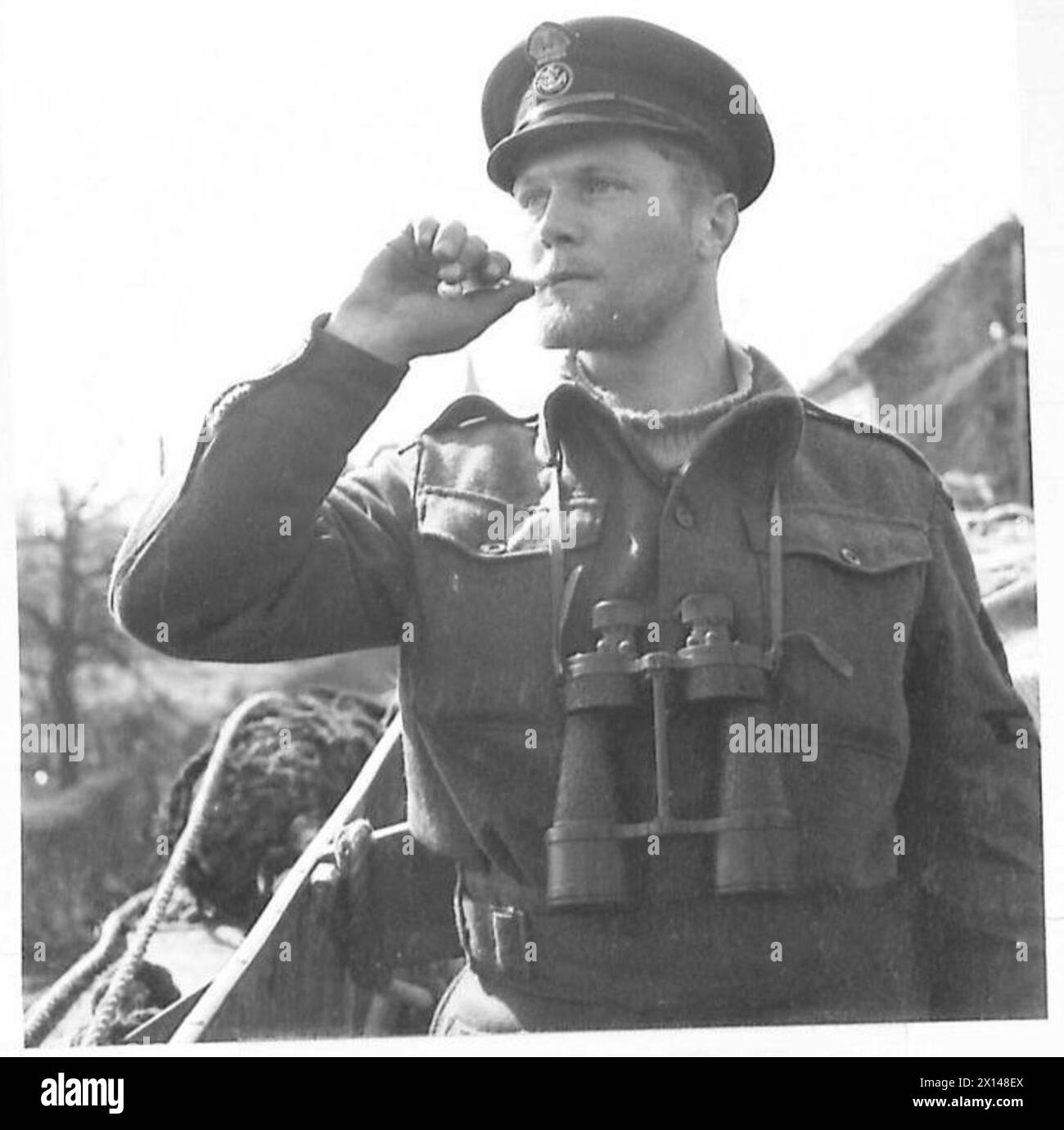 P.O. Bench, E.J., de High Wycombe Pipes Hands to Dinner, illustrant la préparation organisée et les routines du personnel de l'armée britannique au sein de la Force U. Banque D'Images