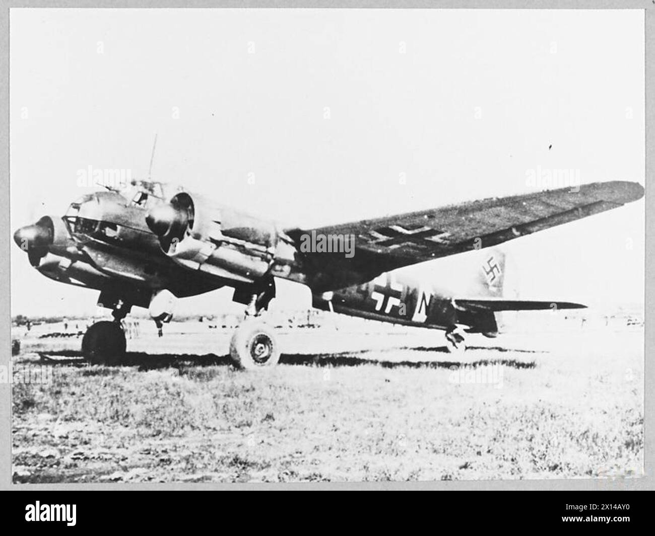 Junkers Ju 88A-4 V4+KN bombardier de 5./KG 1 escadron 'Hindenburg', faisant partie de la Luftwaffe. Négatif photographique. Banque D'Images