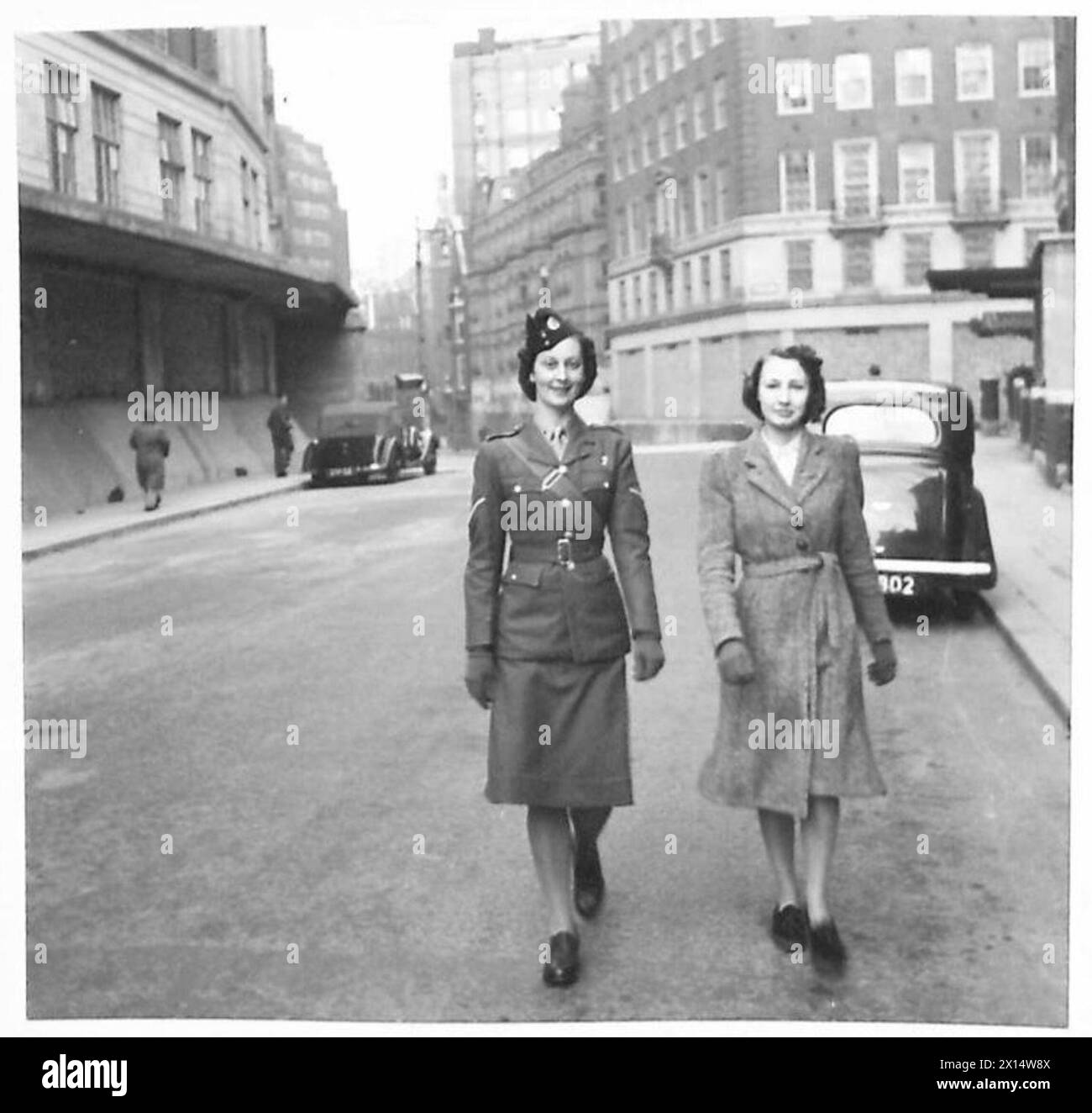 L/CPL. Loubser est photographié portant le nouvel uniforme ATS, représentant les normes et l'apparence de l'uniforme dans le Service territorial auxiliaire. Banque D'Images