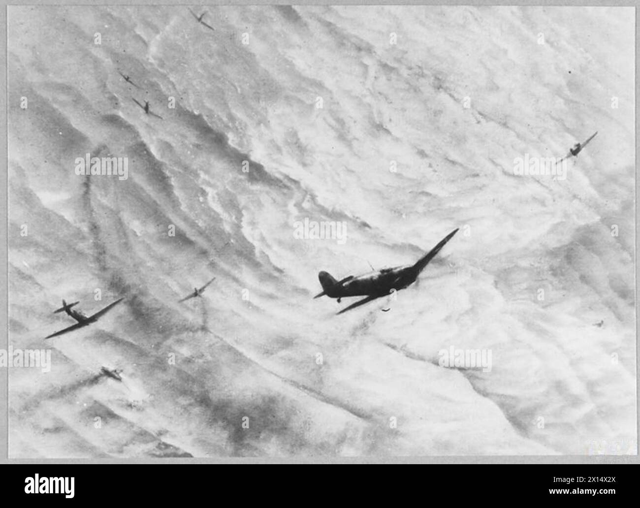L'ARTISTE RECONSTRUIT LES ACTIVITÉS de R.A.F. - Une peinture de M.R. Frank Wootton intitulée : 'bataille du canot' (8,5.419. 12 avions du 609e Escadron, Spitfires 2s en 3 sections de 4 ; avion ennemi ME.109s [bouts d'ailes carrées] aperçus à 5 miles au large de Dungeness couvrant le sauvetage de pilotes allemands d'un canot en feu. Reselt 5 mes détruits - plus trois probables Royal Air Force Banque D'Images