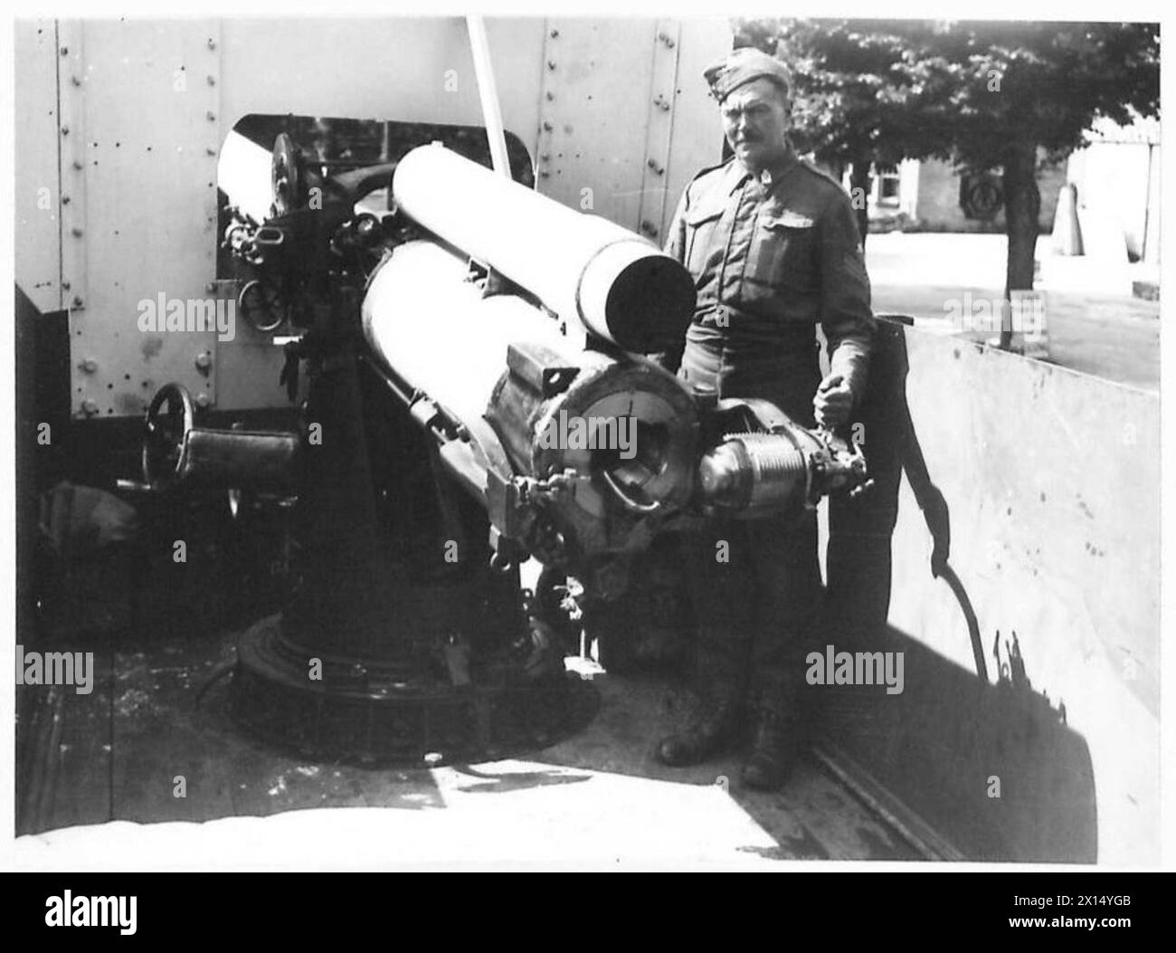 Un canon d'artillerie mobile de 4 pouces est représenté, soulignant sa mobilité et son utilisation dans les opérations de l'armée britannique. Banque D'Images