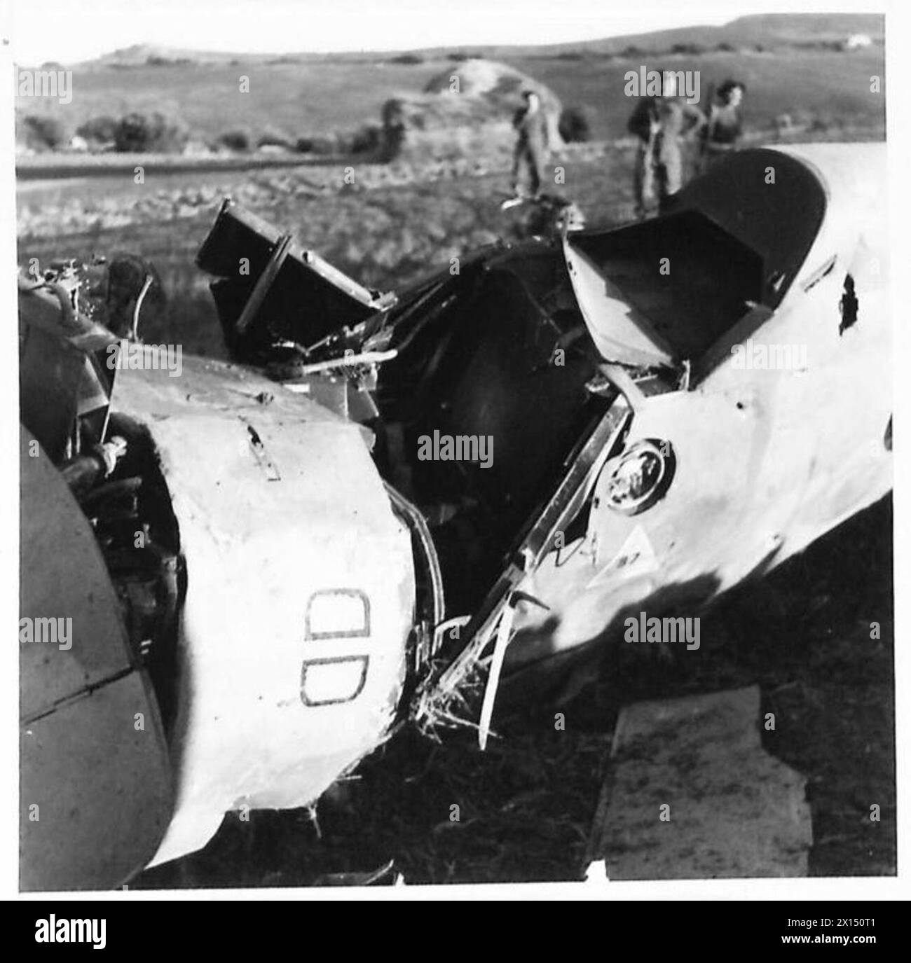 GERMAN SNEAK RAIDER CRASH - gros plan du cockpit de l'avion écrasé British Army Banque D'Images
