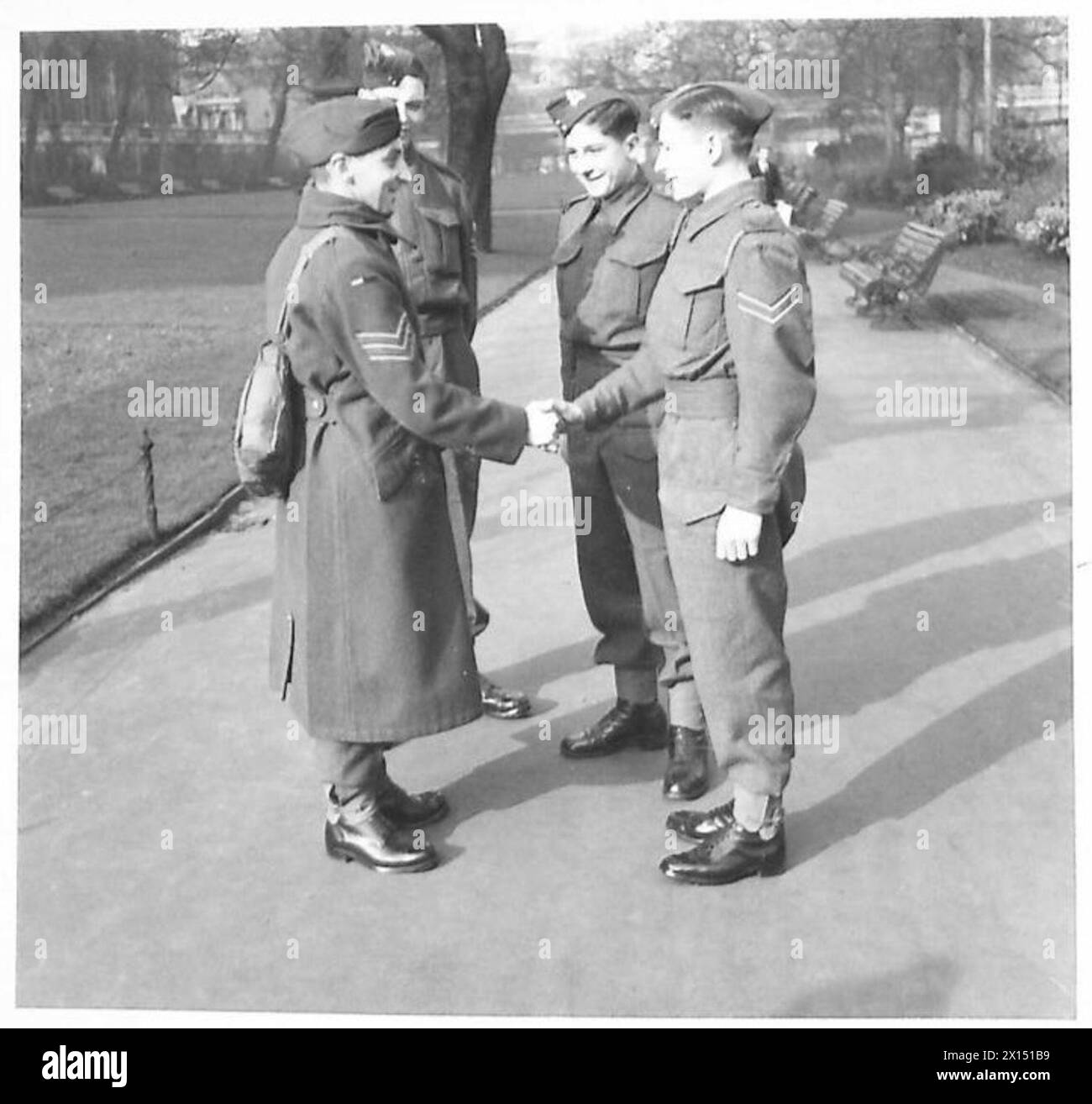 Un nouvel uniforme de cadet est exposé par l'armée britannique, montrant un design et des éléments mis à jour à des fins d'entraînement militaire. Banque D'Images