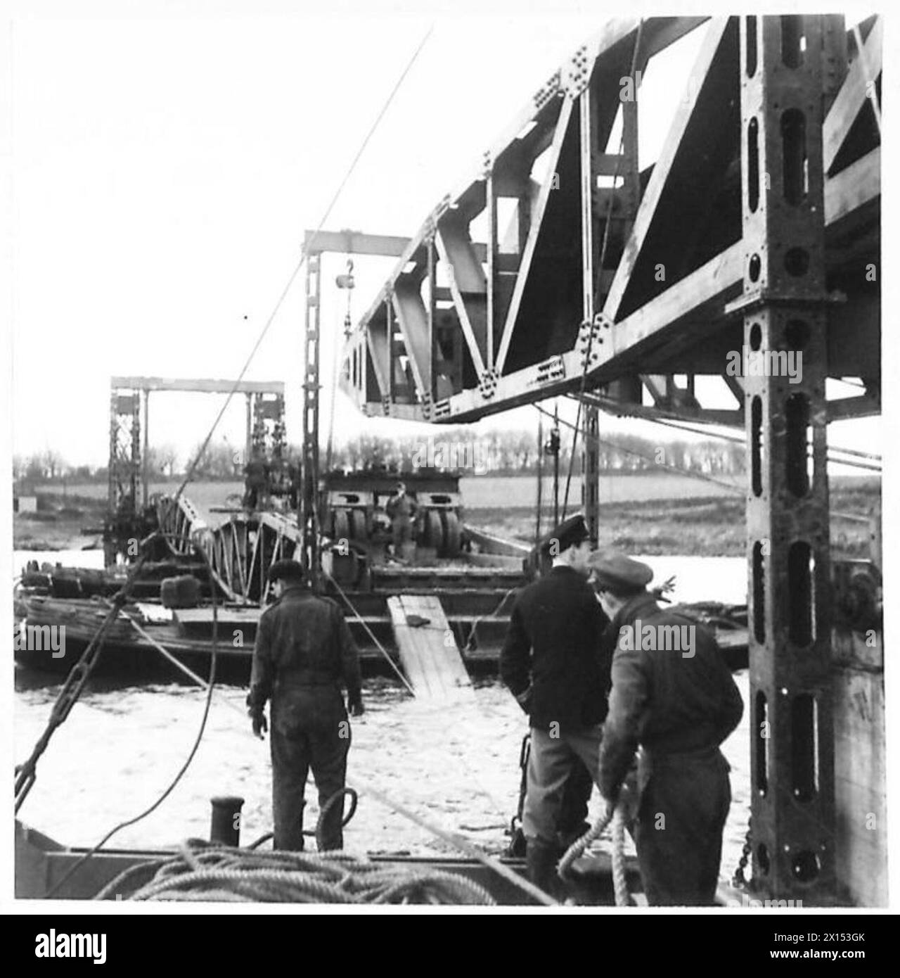 F.P. la section No.2 avance vers la section No.1 sur une affectation spéciale. Banque D'Images