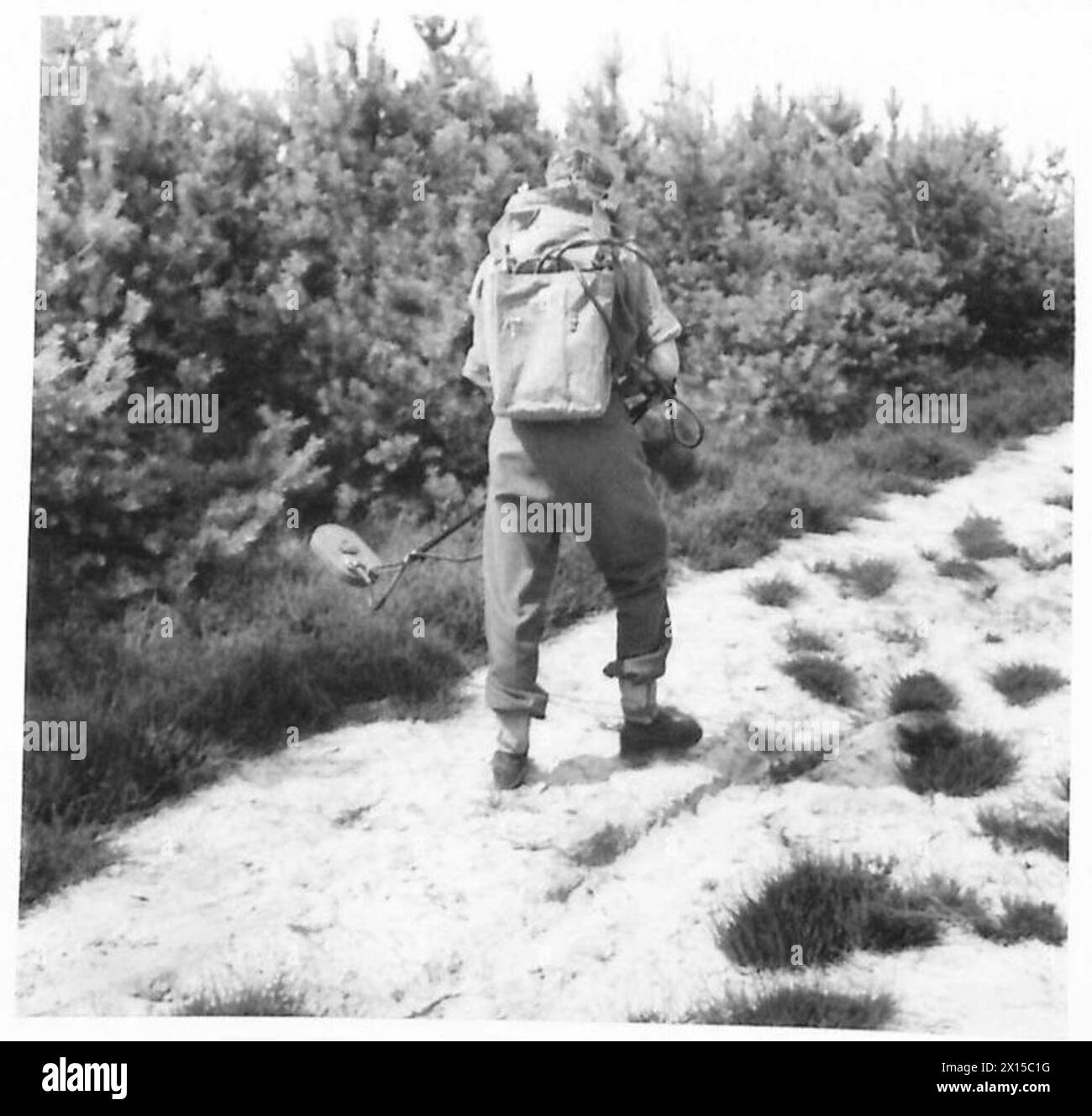 Les bunkers allemands de munitions sont approchés avec des chemins dégagés pour les mines pendant les opérations de l'armée britannique. Banque D'Images