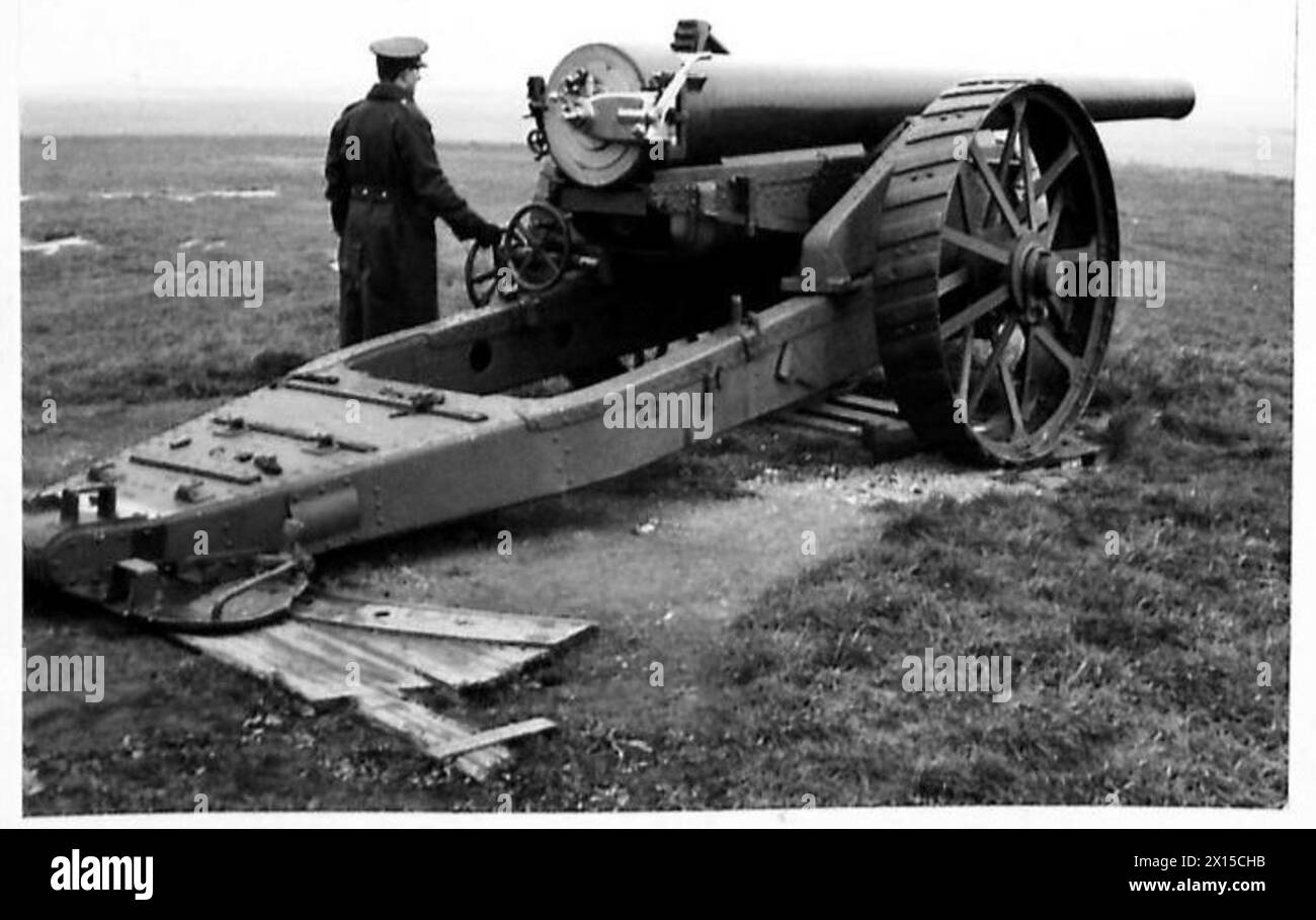Un canon MK XIX de 6 pouces est documenté dans une impression de référence pour les conseillers militaires de l'armée britannique. Banque D'Images