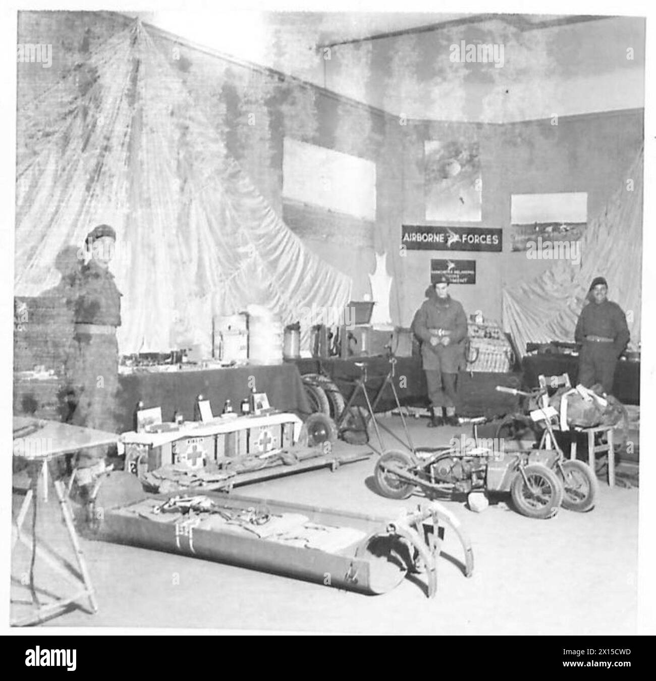 L'exposition Army à Southampton présente des expositions de troupes aéroportées et de leur équipement utilisé par l'armée britannique pendant la seconde Guerre mondiale Banque D'Images