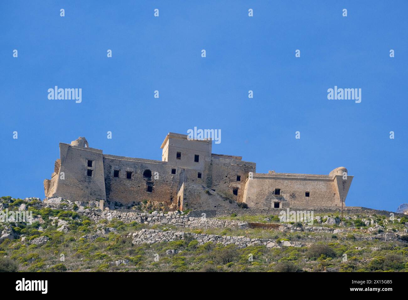 Italie, sicile, mer méditerranée, archipel des Egades, île de Favignana; vue sur le Fort Caterina, construit au XV siècle Banque D'Images