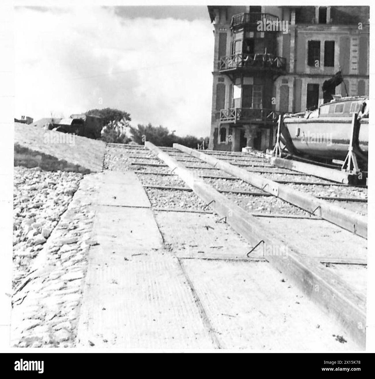 PHOTOGRAPHIES DE PORT PRÉFABRIQUÉ, ETC - Rampe et cale en béton, armée britannique, 21e groupe d'armées Banque D'Images