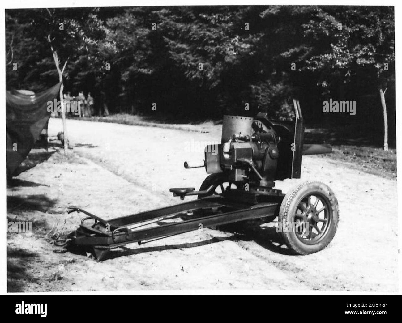 Un canon mobile de 6 livres est exposé et manipulé par le personnel de l'armée britannique dans le cadre de l'entraînement aux armes. Banque D'Images