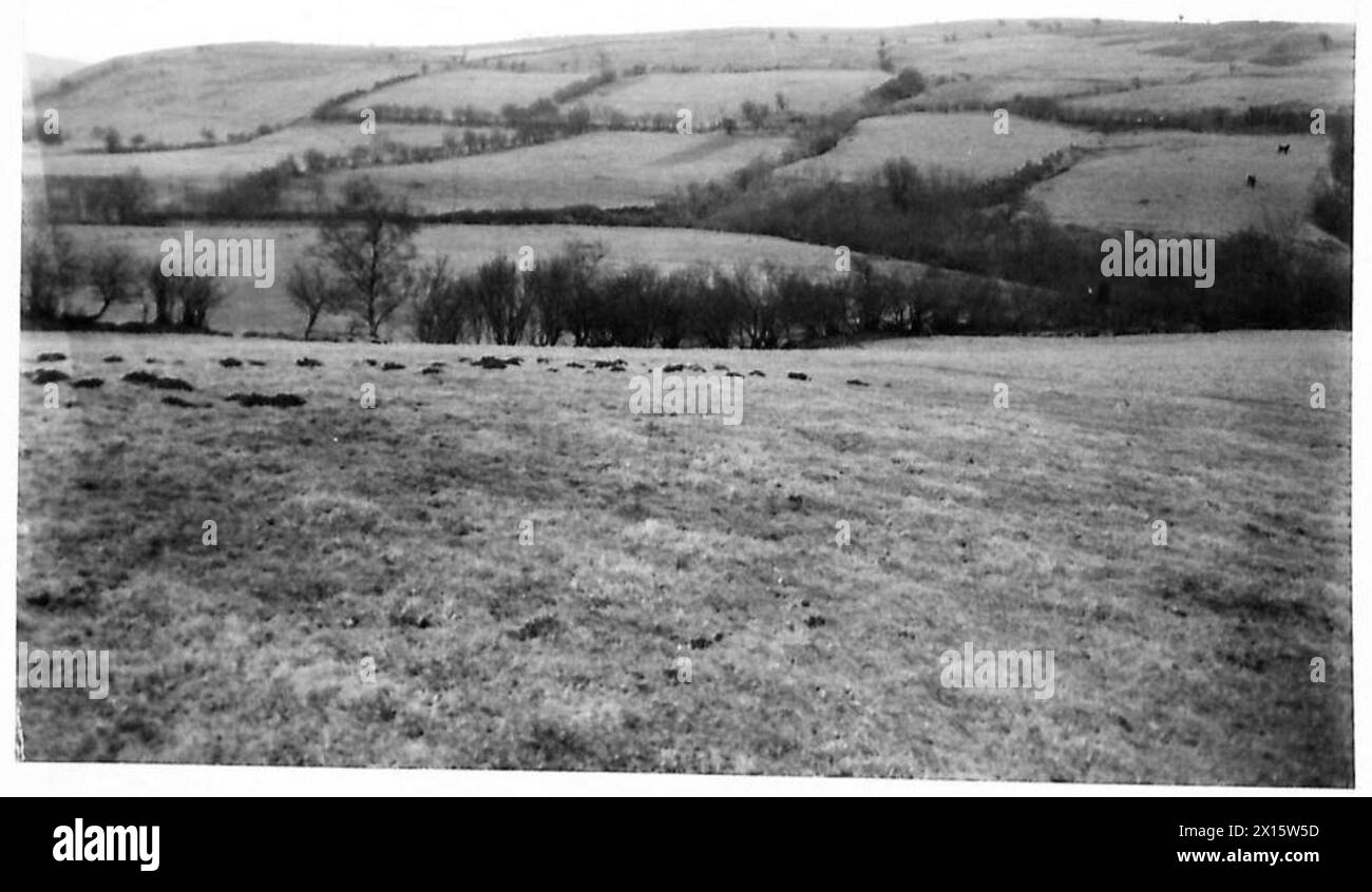 Des canons camouflés de 6 pouces sont positionnés sur le front de mer de Hastings dans le cadre des opérations de défense britannique, British Army. Banque D'Images