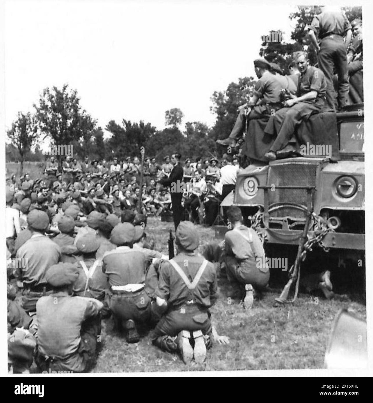 Le Red Dragon concert Party divertit les troupes d'infanterie pendant une journée de congé après le service en première ligne. Banque D'Images