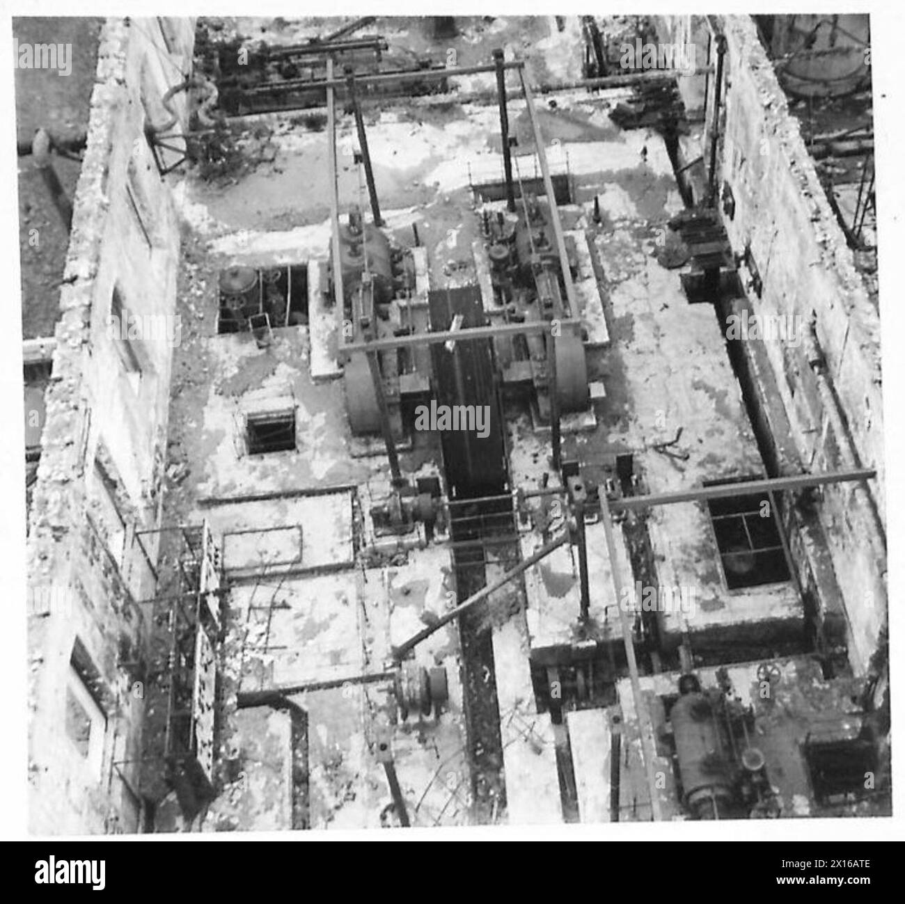 Une usine de celluloïd à Drvar, employant 3 000 personnes avant la guerre, a été convertie pour fabriquer des explosifs par les Italiens et plus tard désactivée par les partisans. Banque D'Images