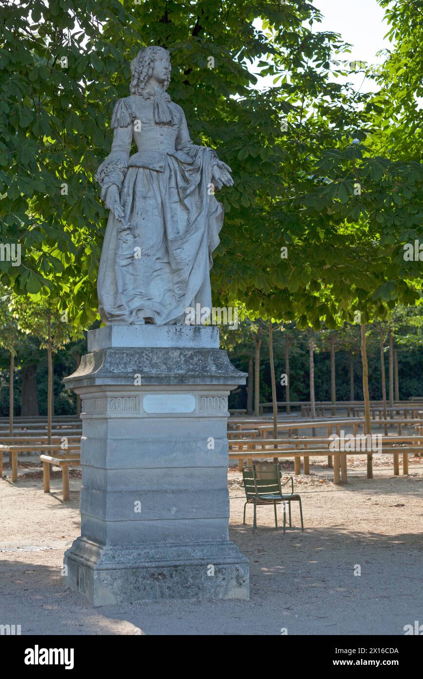 Statue d'Anne Marie Louise d'Orléans, duchesse de Montpensier (1627 à 1695) au jardin du Luxembourg à Paris. Cette sculpture fait partie d'une série Banque D'Images