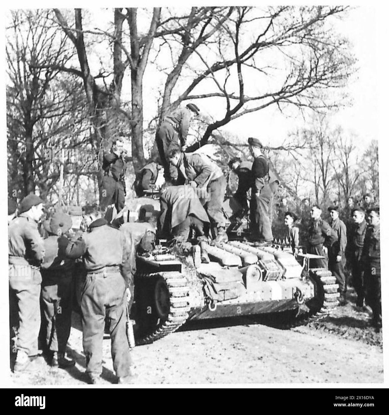 Au cours de l'exercice Spartan, un char a pris feu et a nécessité une intervention d'urgence de la part de l'équipage. Banque D'Images