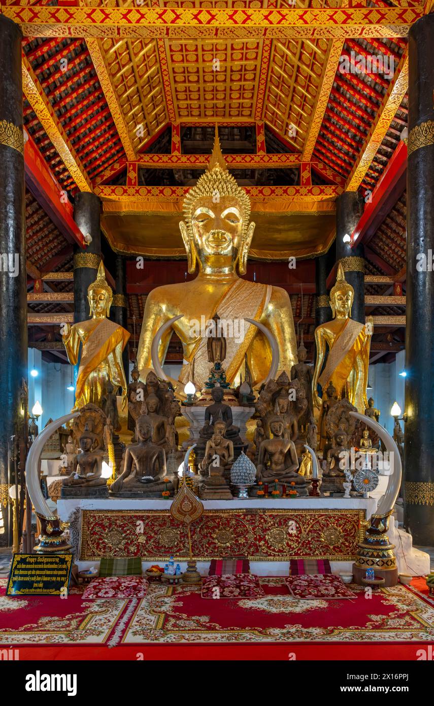 Collection d'images de Bouddha au temple Wat Wisunarat, Luang Prabang, Laos Banque D'Images