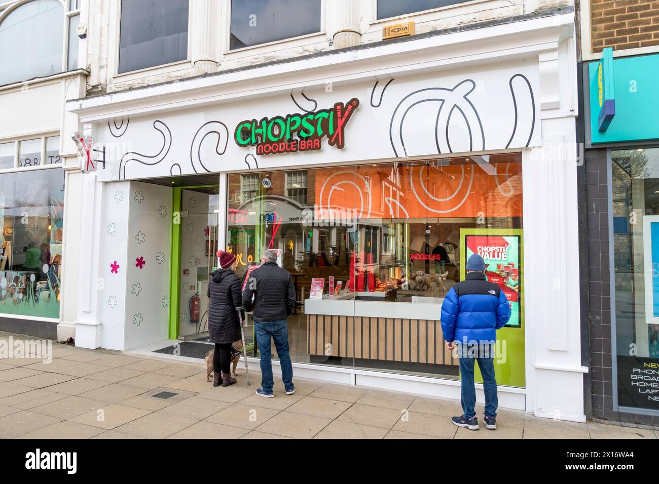 Nouveau bar à nouilles Chopstix ouvert pour les affaires, High Street, Lincoln City, Lincolnshire, Angleterre, ROYAUME-UNI Banque D'Images