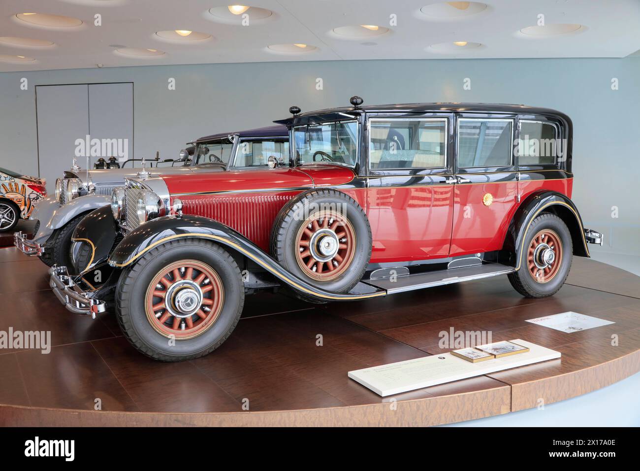 Mercedes-Benz 770 Großer Mercedes Pullman-Limousine für den japanischen Kaiser Hirohito, Musée Mercedes-Benz, Stuttgart, Bade-Württemberg, Allemagne *** Mercedes Benz 770 Grand Mercedes Pullman Limousine pour l'empereur japonais Hirohito, Musée Mercedes Benz, Stuttgart, Bade-Württemberg, Allemagne Banque D'Images