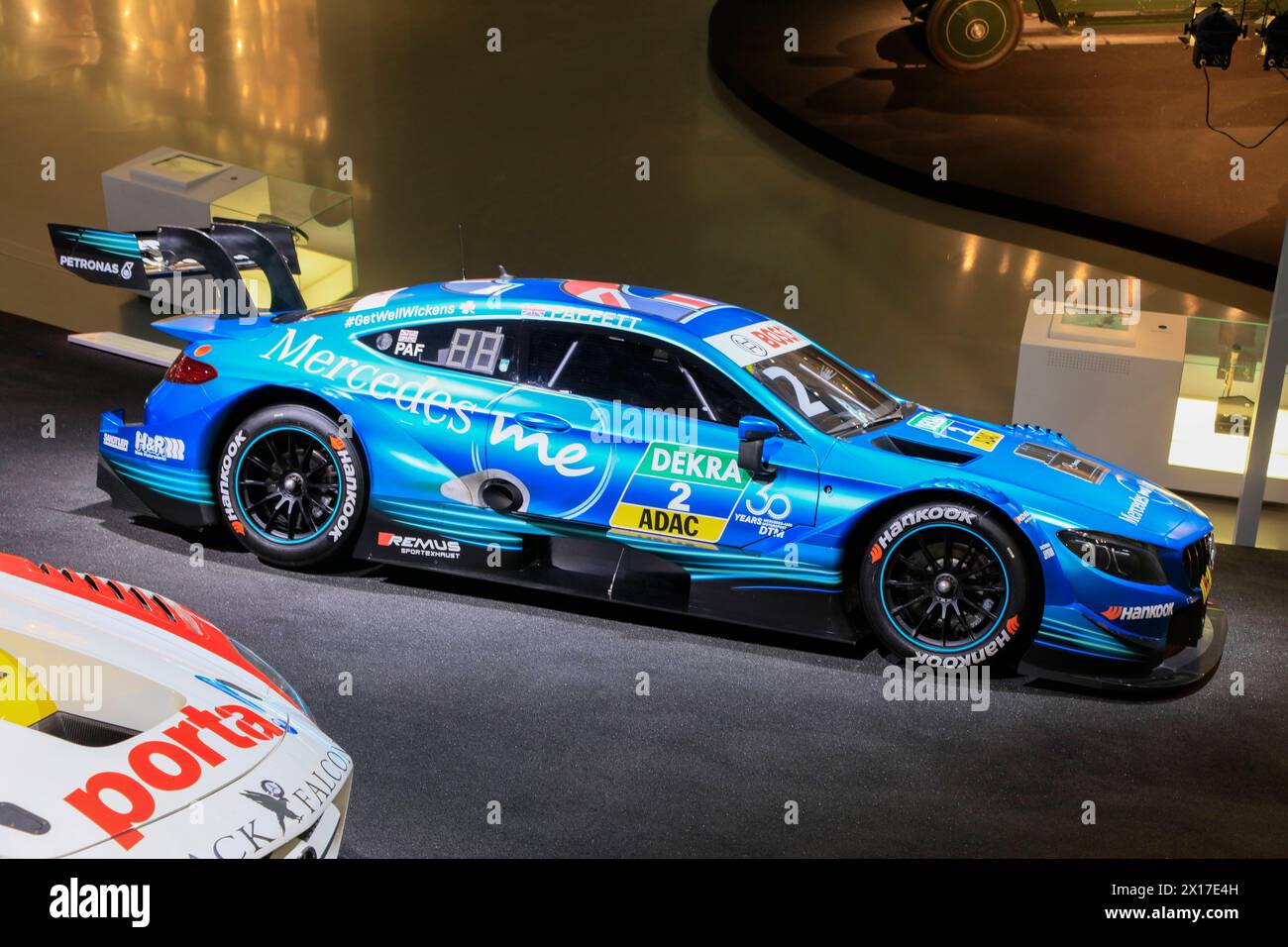 Tourenwagen AMG C63 von Gary Paffett, DTM Meister 2018, Mercedes-Benz Museum, Stuttgart, Bade-Württemberg, Deutschland *** AMG C63 voiture de tourisme conduite par Gary Paffett, DTM Champion 2018, Mercedes Benz Museum, Stuttgart, Baden Württemberg, Allemagne Banque D'Images