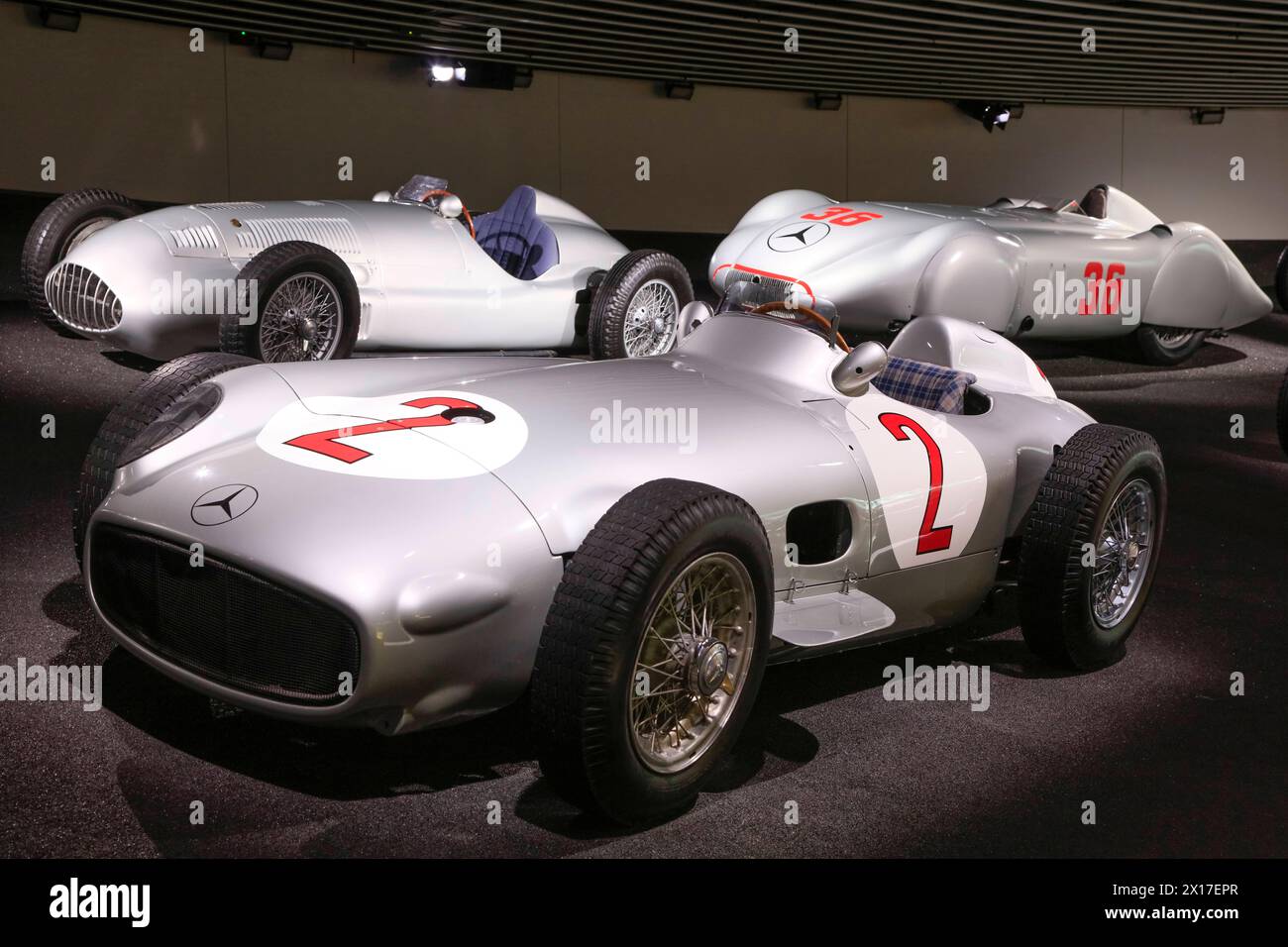 Mercedes-Benz 2,5-l-Rennwagen W 196 R, Mercedes-Benz Museum, Stuttgart, Baden-Württemberg, Deutschland *** Mercedes Benz 2,5 l Racing car W 196 R, Mercedes Benz Museum, Stuttgart, Baden Württemberg, Allemagne Banque D'Images