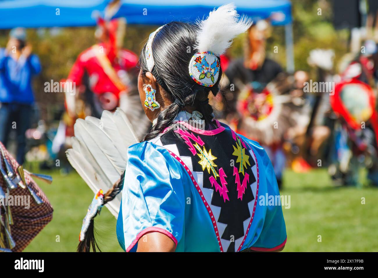 Malibu, Californie. 6 avril 2024. Chumash Day Pow Wow et rassemblement inter-tribal. Le parc Malibu Bluffs célèbre les 24 ans de l'accueil de l'Annu Banque D'Images