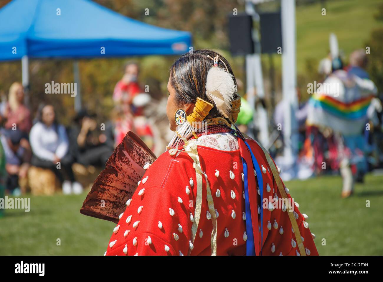 Malibu, Californie. 6 avril 2024. Chumash Day Pow Wow et rassemblement inter-tribal. Le parc Malibu Bluffs célèbre les 24 ans de l'accueil de l'Annu Banque D'Images