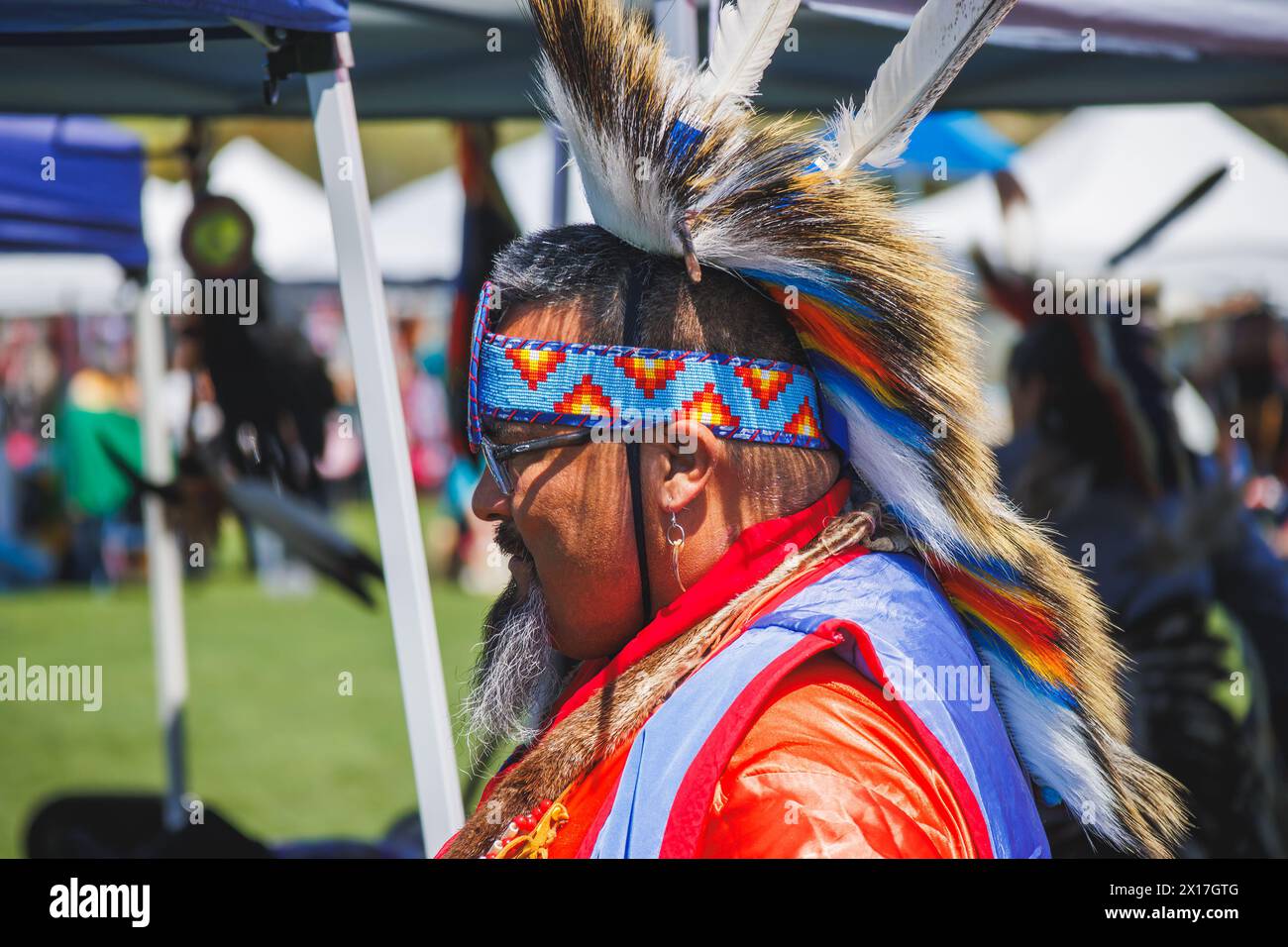 Malibu, Californie. 6 avril 2024. Chumash Day Pow Wow et rassemblement inter-tribal. Le parc Malibu Bluffs célèbre les 24 ans de l'accueil de l'Annu Banque D'Images