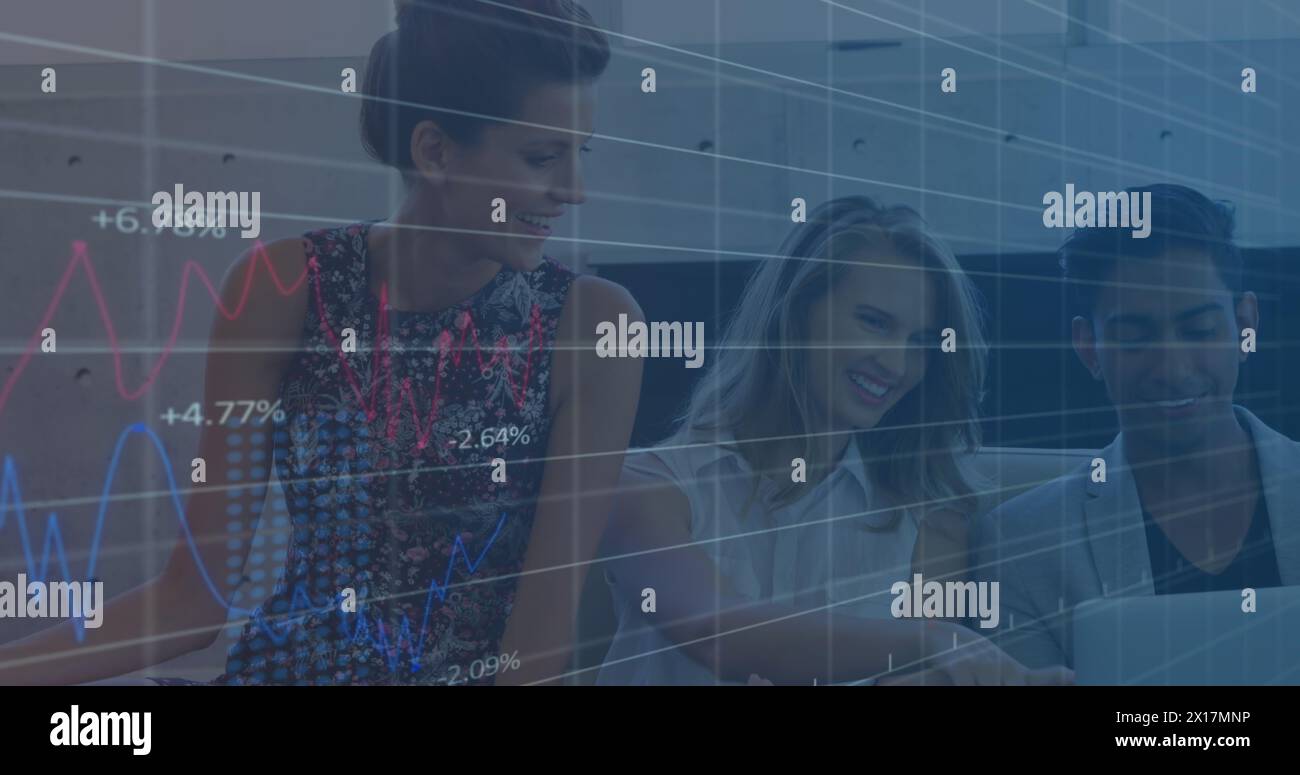 Image d'équations mathématiques sur des écoliers utilisant un ordinateur portable Banque D'Images