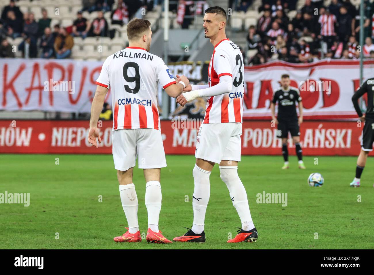 02.10.2024 Cracovie (Cracovie) Pologne, Football, PKO BP Ekstraklasa, 2023/2024, Cracovie - Radomiak Radom op : Benjamin Kallman, Eneo Bitri Banque D'Images