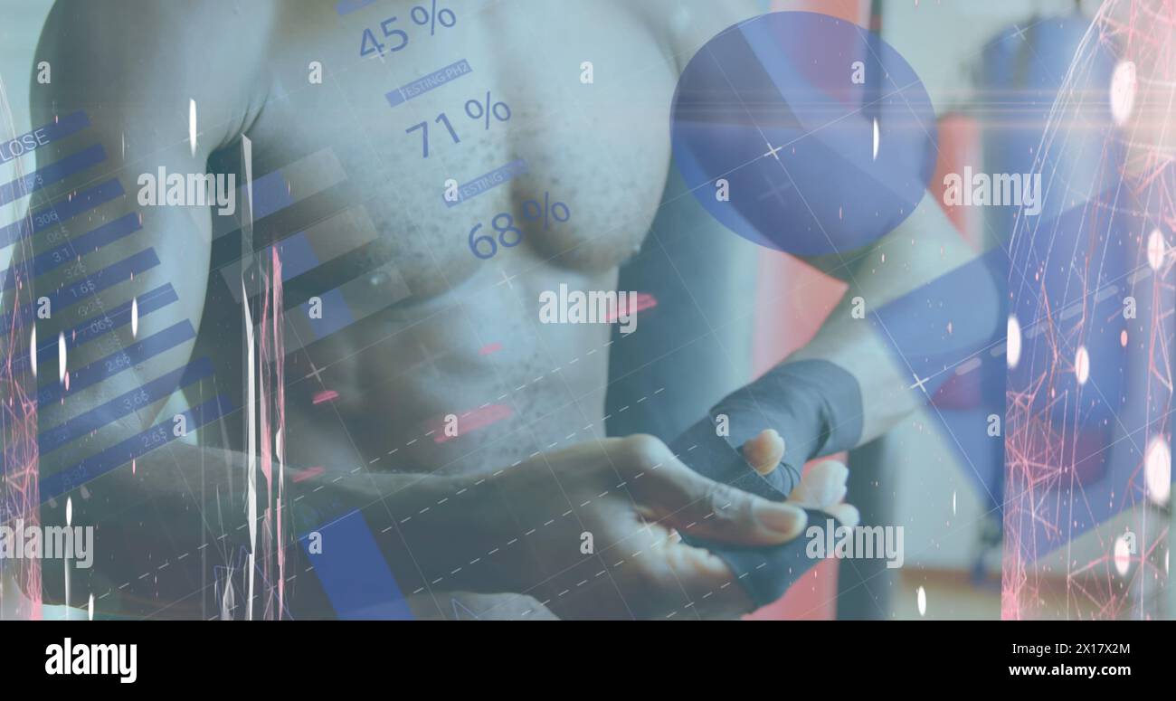 Traitement de données statistiques sur la main d'emballage afro-américaine de boxer masculin dans le ruban de boxe Banque D'Images