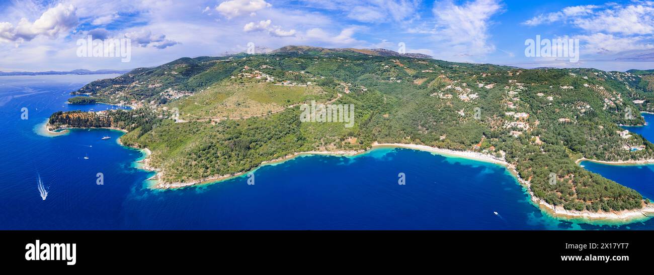 Grèce, îles Ioniennes. Paysage naturel de l'île de Corfou. Vue aérienne de la plage et de la baie de Kerasi, partie orientale en face de l'Albanie. Banque D'Images