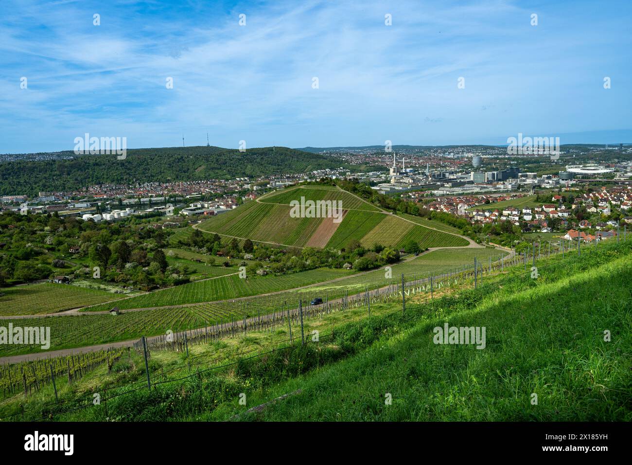 La chapelle funéraire de la Württemberg à Stuttgart-Rotenberg offre une vue pittoresque sur la vallée du Neckar et Stuttgart. Baden-Wuertemberg, allemand Banque D'Images