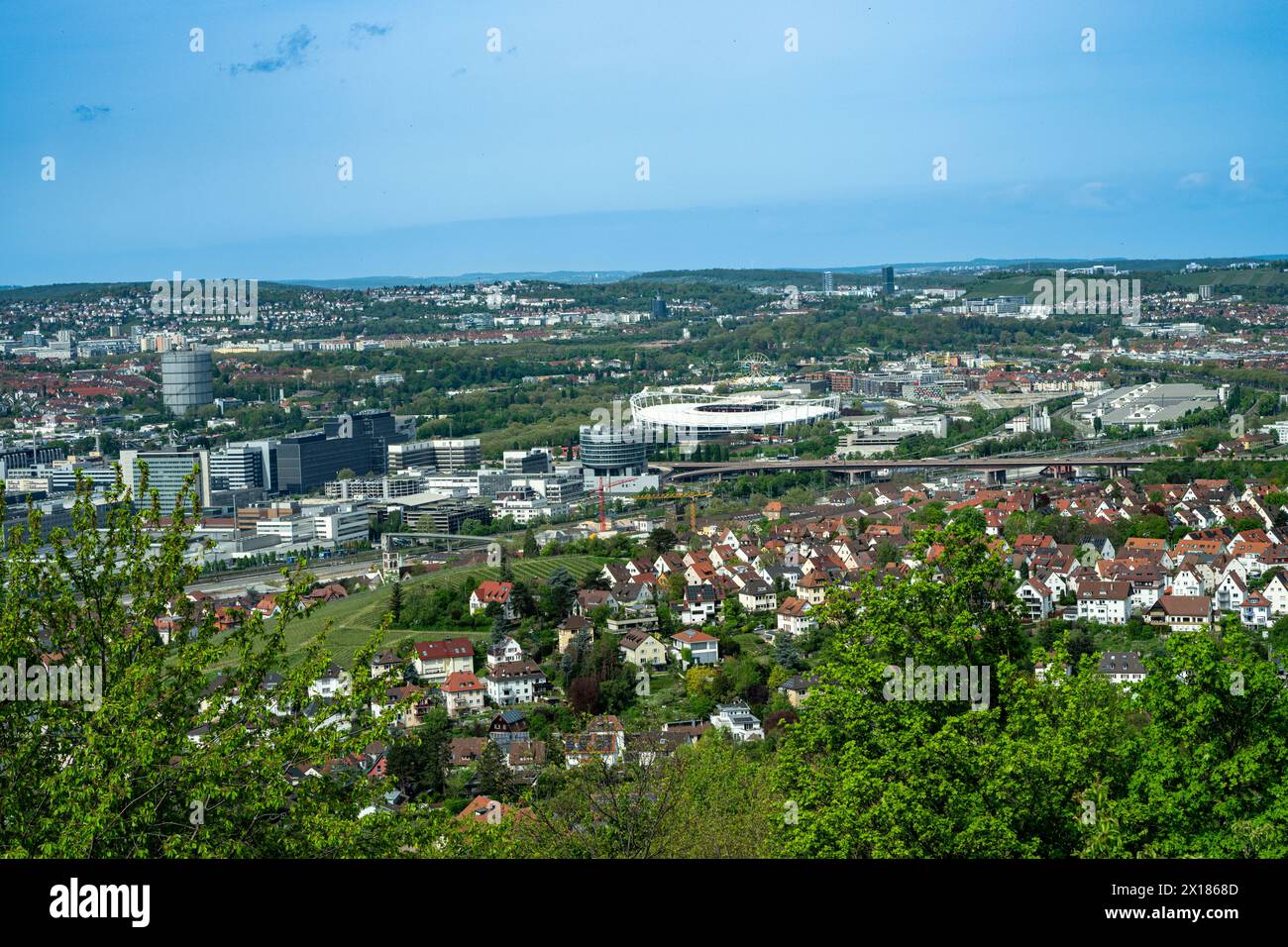 La chapelle funéraire de la Württemberg à Stuttgart-Rotenberg offre une vue pittoresque sur la vallée du Neckar et Stuttgart. Baden-Wuertemberg, allemand Banque D'Images