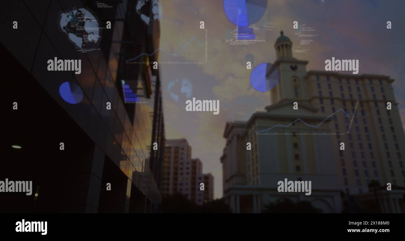 Image de globes, graphiques, langage informatique au-dessus d'une vue à faible angle des bâtiments contre le ciel nuageux Banque D'Images