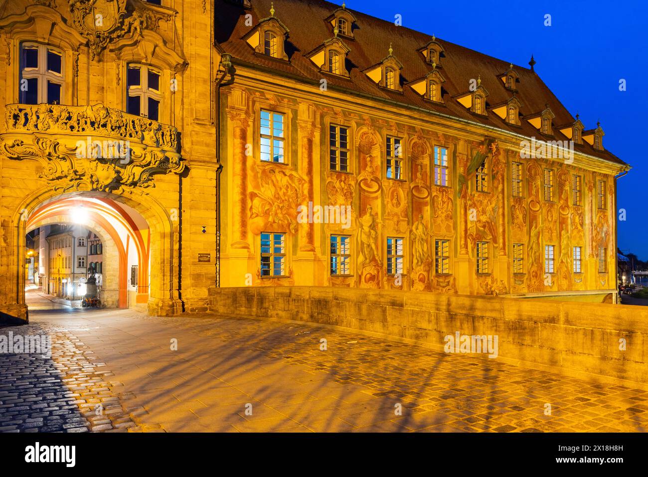 Peinture de façade sur l'ancien hôtel de ville, pont supérieur, heure bleue, Bamberg, basse-Franconie, Bavière, Allemagne Banque D'Images
